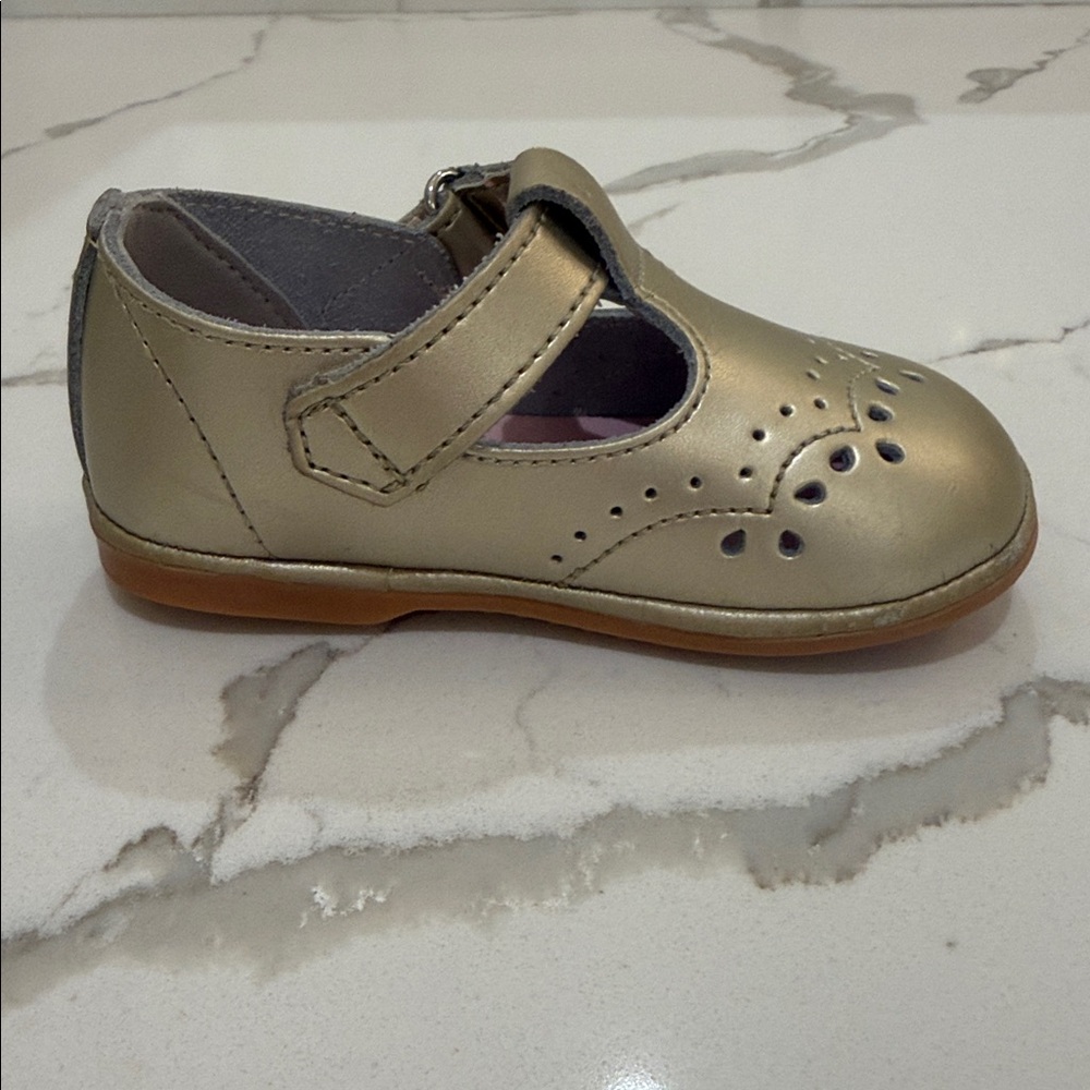 Angel Metallic Gold T-Strap Mary Jane Toddler Shoes Size 4 - Picture 9 of 11